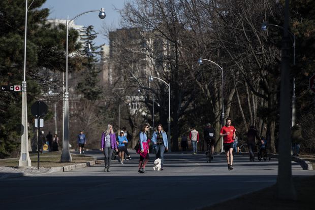 Somerset Street West at Queen Elizabeth Drive is seen in Ottawa